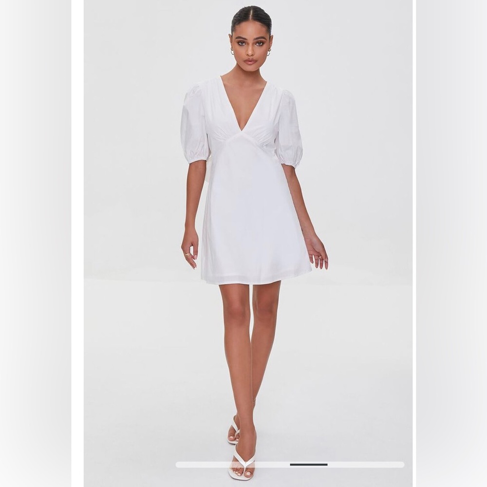 Forever 21 Woman’s Cutout Puff Sleeve Mini Dress in White Size S NWT